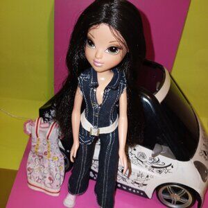 Moxie Girlz Doll & Car Bratz Size